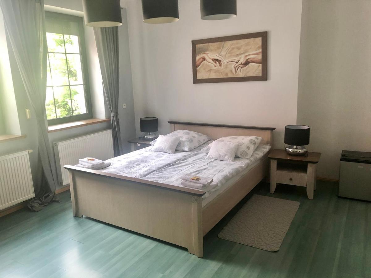 Hotel Zameczek Radomsko Eksteriør bilde